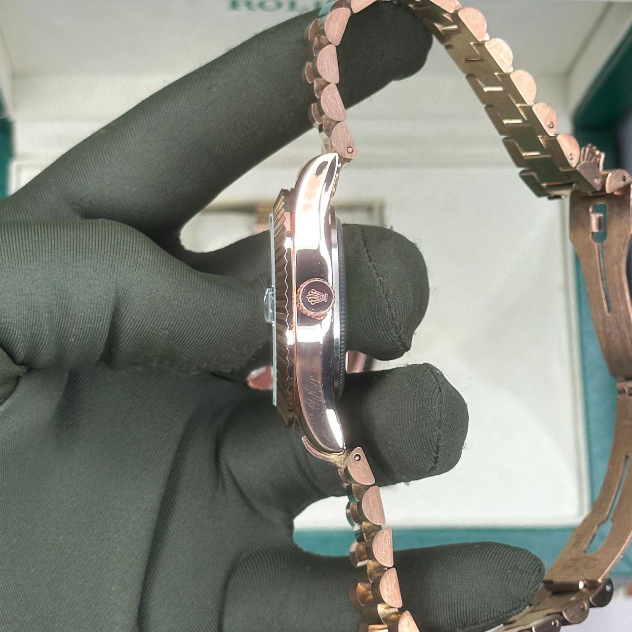 ROLEX DAY-DATE – GREEN DIAMOND ROSE GOLD