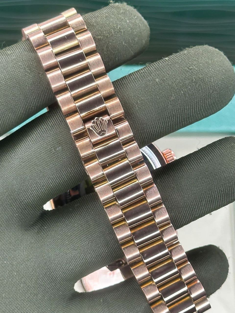 ROLEX DAY-DATE – GREEN DIAMOND ROSE GOLD