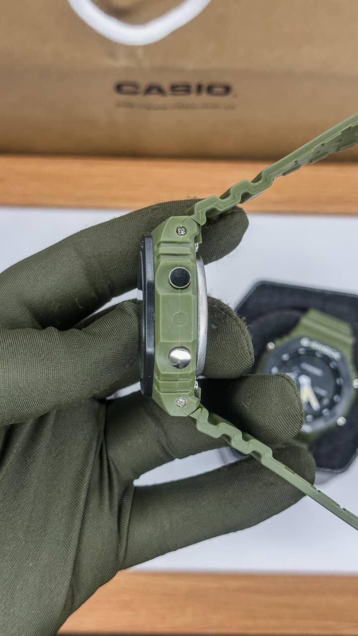 G-SHOCK GM-2100B – MILITARY GREEN CASIO OAK EDITION