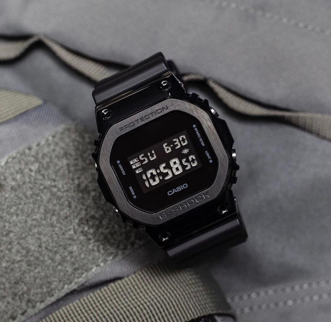 CASIO G-SHOCK DW-5600BB METAL BLACK EDITION