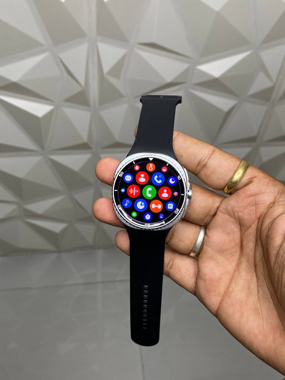 SAMSUNG WATCH8 CLASSIC SMARTWATCH