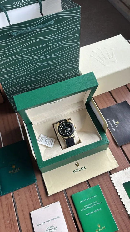 Rolex Yacht-Master Black Dial Everose Gold Oysterflex Strap Watch