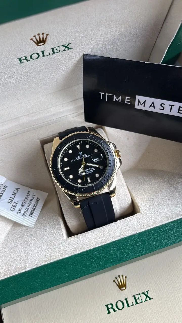 Rolex Yacht-Master Black Dial Everose Gold Oysterflex Strap Watch