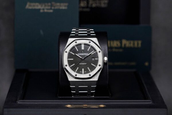 Aud_emars Pi_guet ROYAL OAK 41MM 15400 BLACK DIAL - Image 3